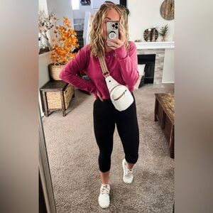 Black Lululemon HR Align Crop 21” leggings Size 10